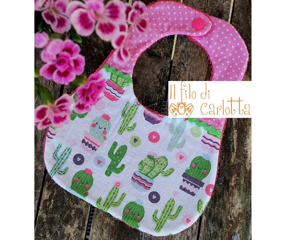 Bavaglino cactus in cotone americano con retro in spugna tinta unita
